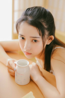 美女胸部